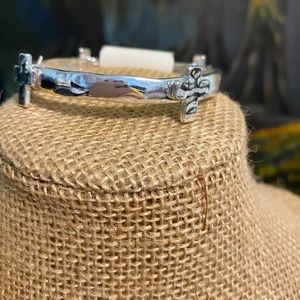 Silver 🎉 3 for $15 🎉 cross bangle bracelet